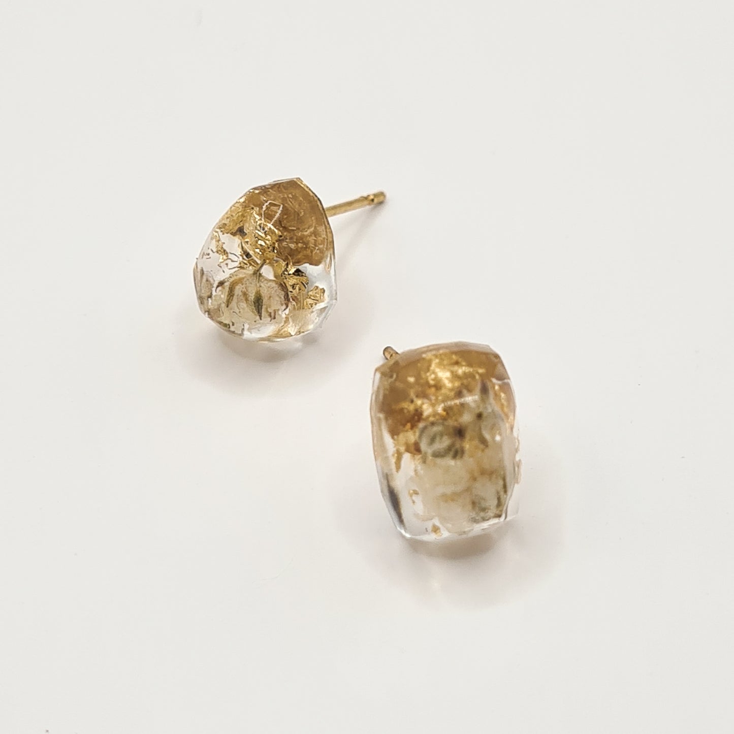 Flora Neutra Den Haag Rectangular Facet & Faceted Teardrop Stud Oorbellen