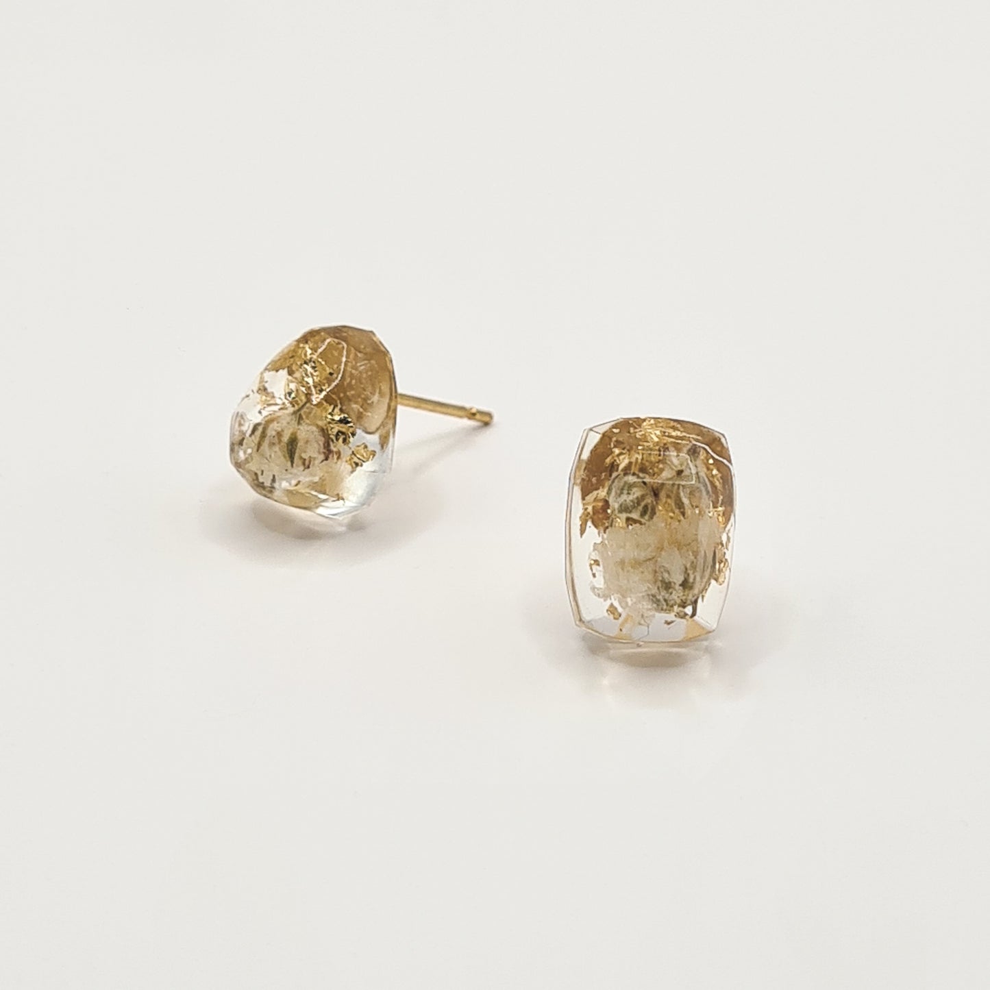 Flora Neutra Den Haag Rectangular Facet & Faceted Teardrop Stud Oorbellen