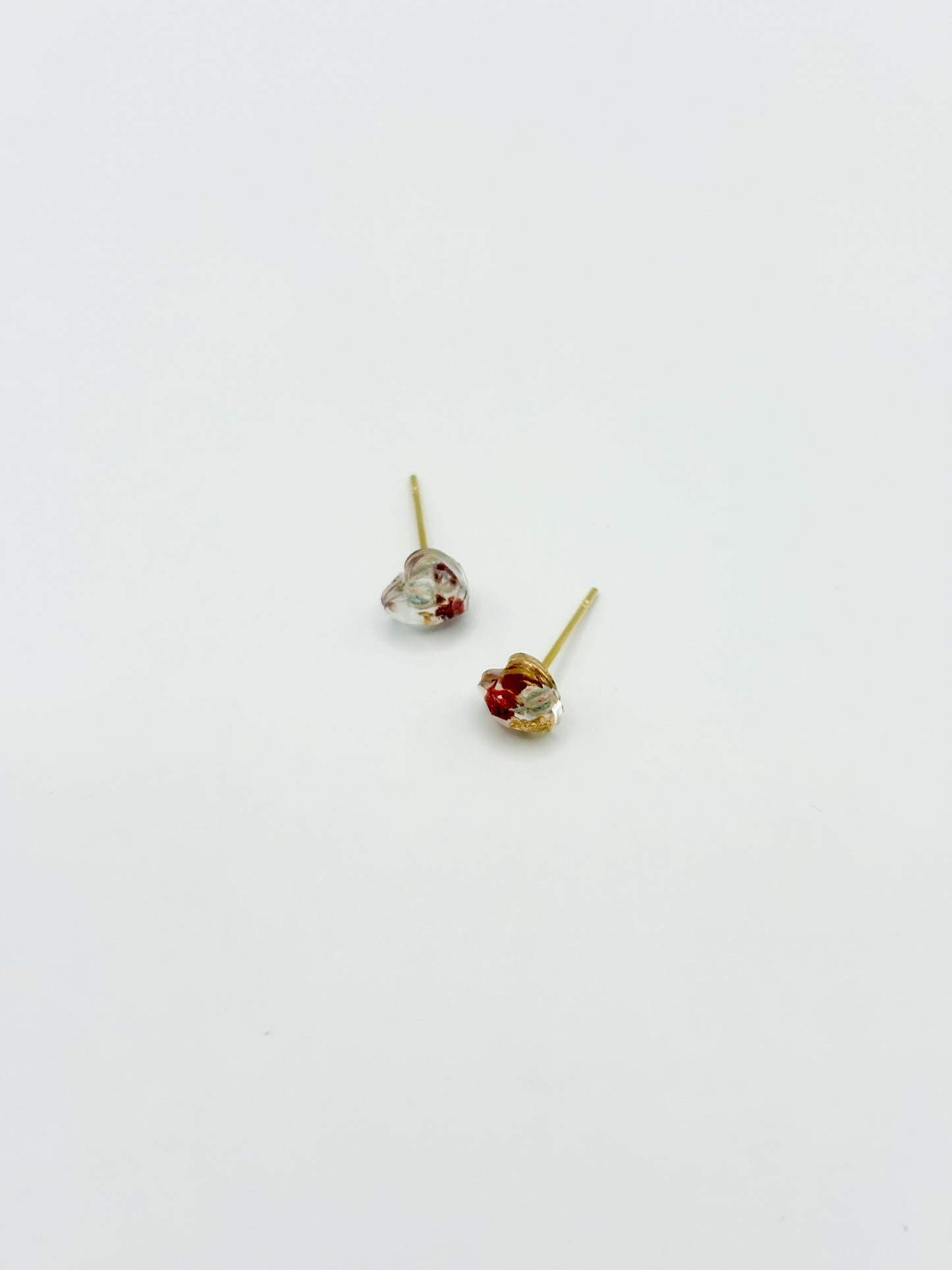 Mon Chéri Mini Heartbeat Stud Earrings