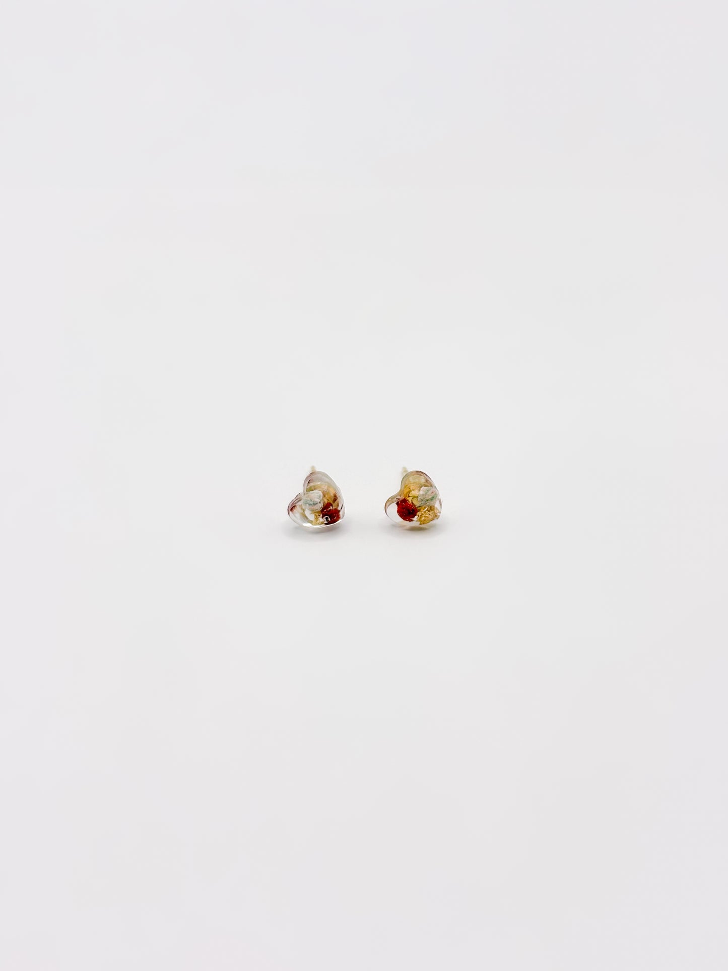 Mon Chéri Mini Heartbeat Stud Earrings