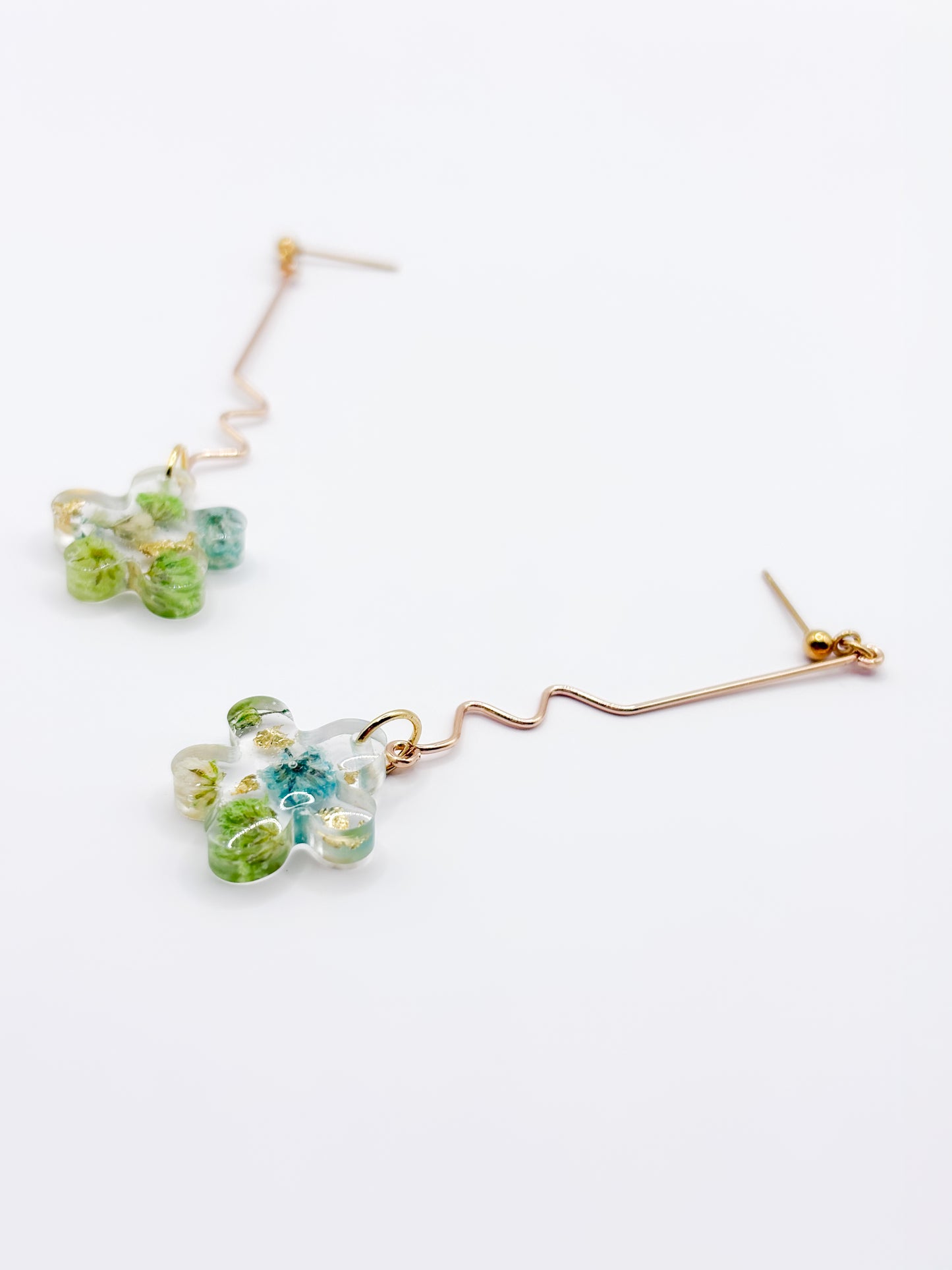 Forgotten Gardens Fleur Wiggle Drop Earrings