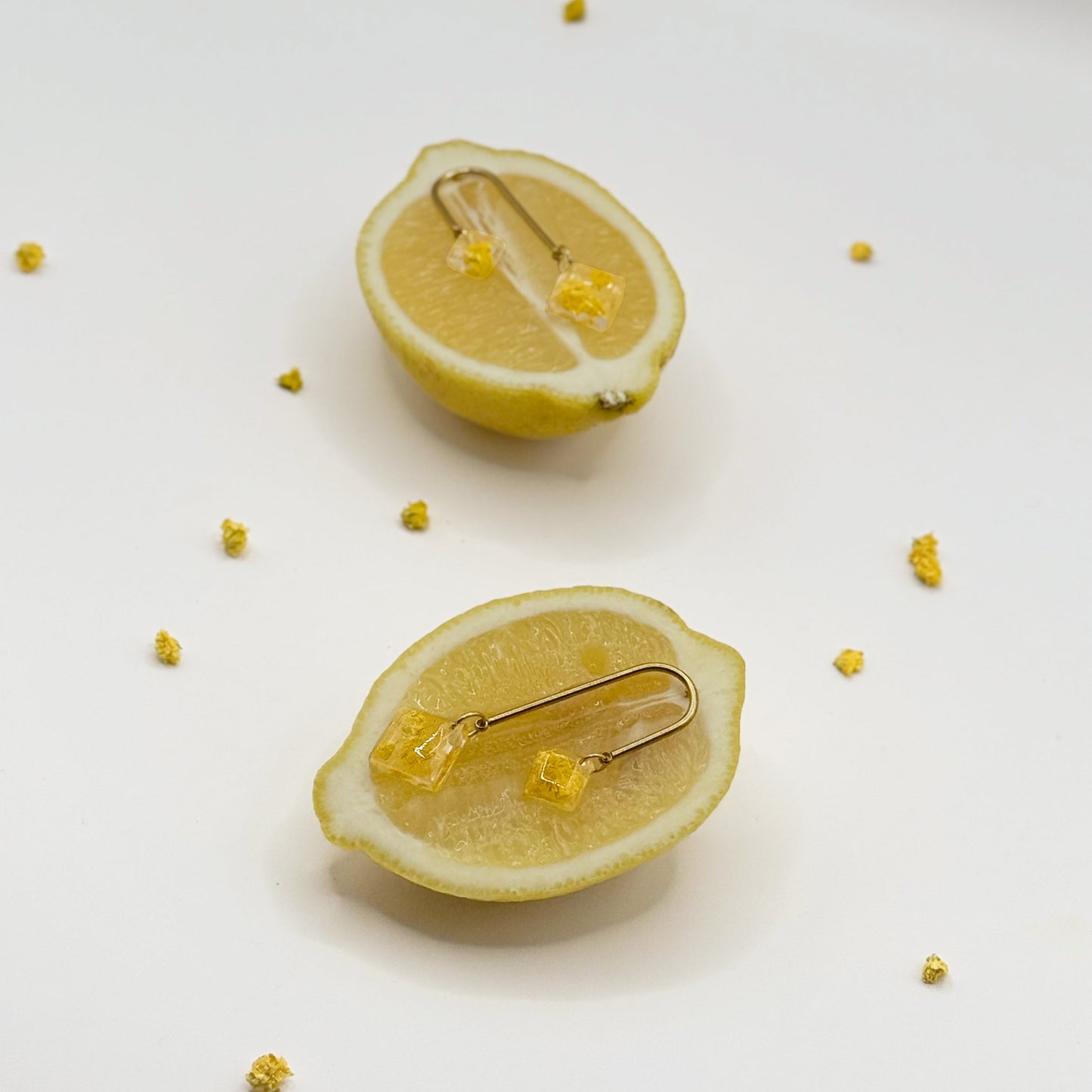 Limoncello Romance Asymmetric Arch Drop Oorbellen