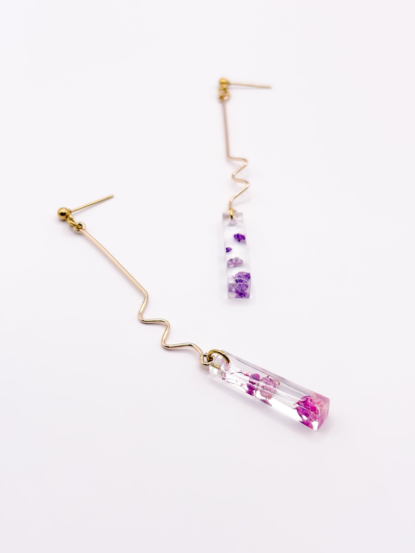La Vie en Violet Linear Wiggle Drop Earrings