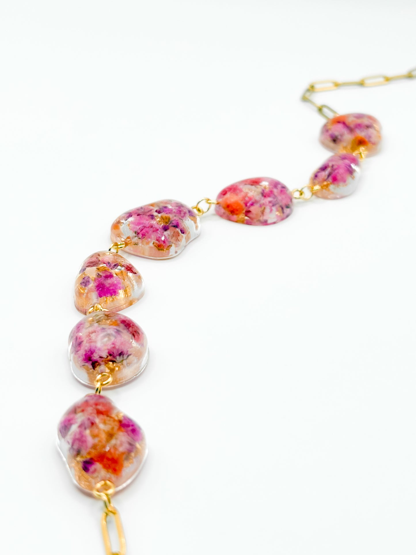 The Blossom Chapter Large Pebble Ketting