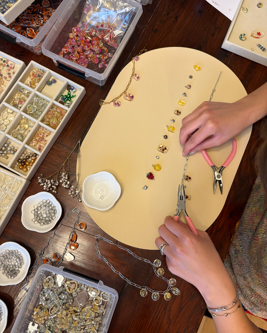 The Best Workshop in The Hague: Create One-of-a-Kind Charm Jewelry with Real Flowers