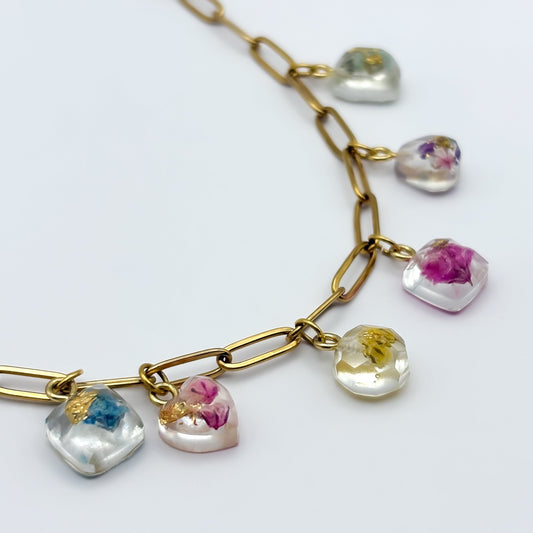 Unique Things to Do in The Hague: Botanical Jewelry Workshop