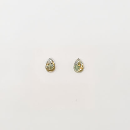 Hand Dyed Hellendoorn Faceted Teardrop Stud Oorbellen