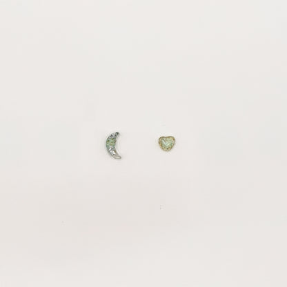 Hand Dyed Hellendoorn Moon & Heartbeat Stud Oorbellen