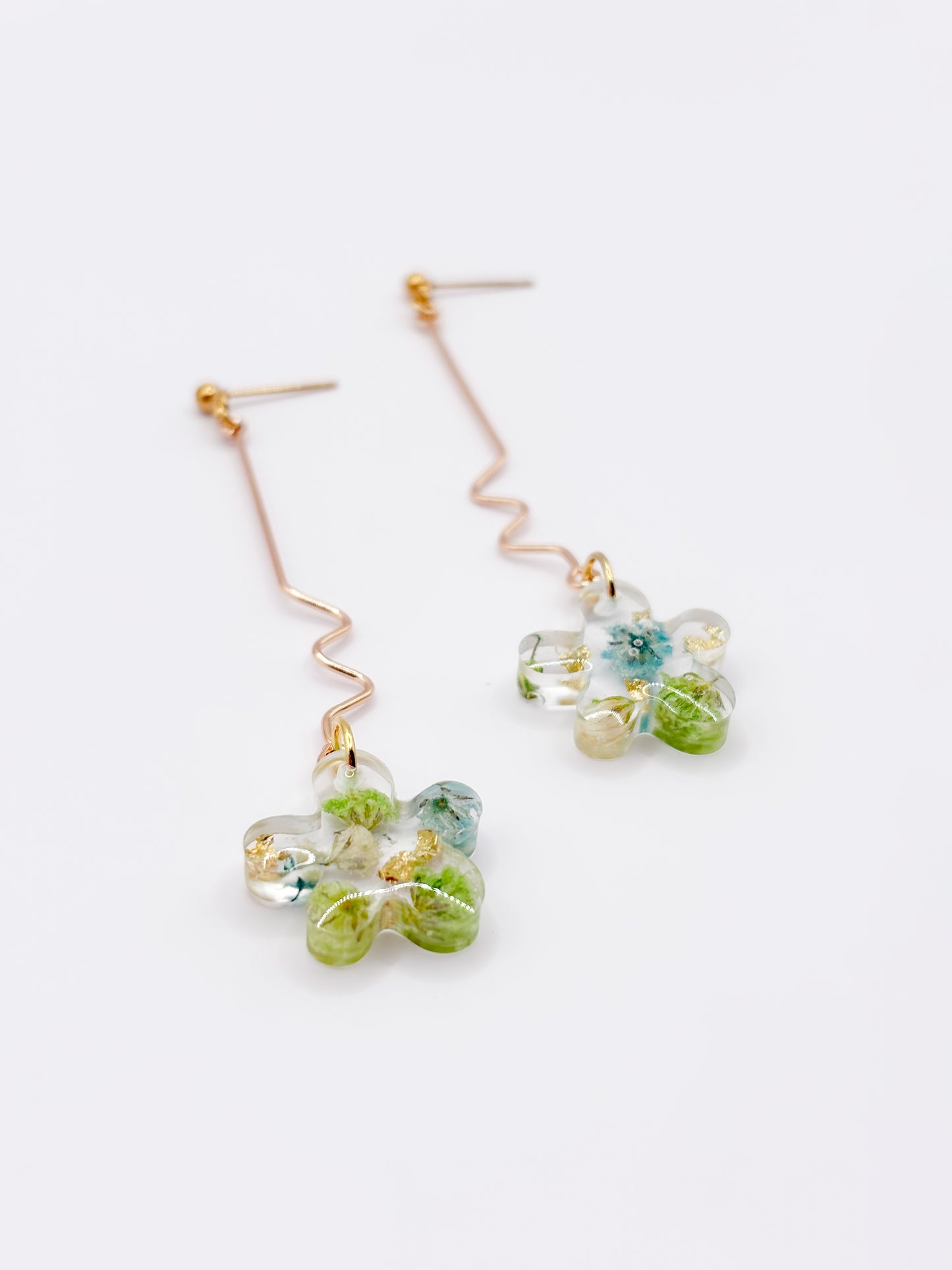 Forgotten Gardens Fleur Wiggle Drop Earrings