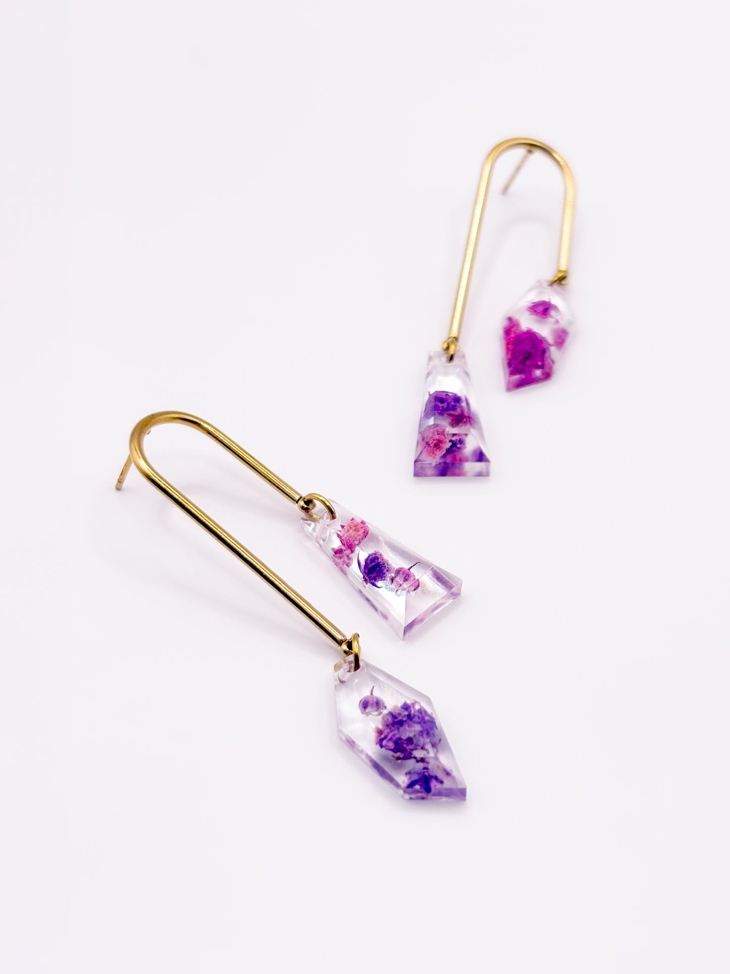 La Vie en Violet Asymmetric Arch Drop Earrings
