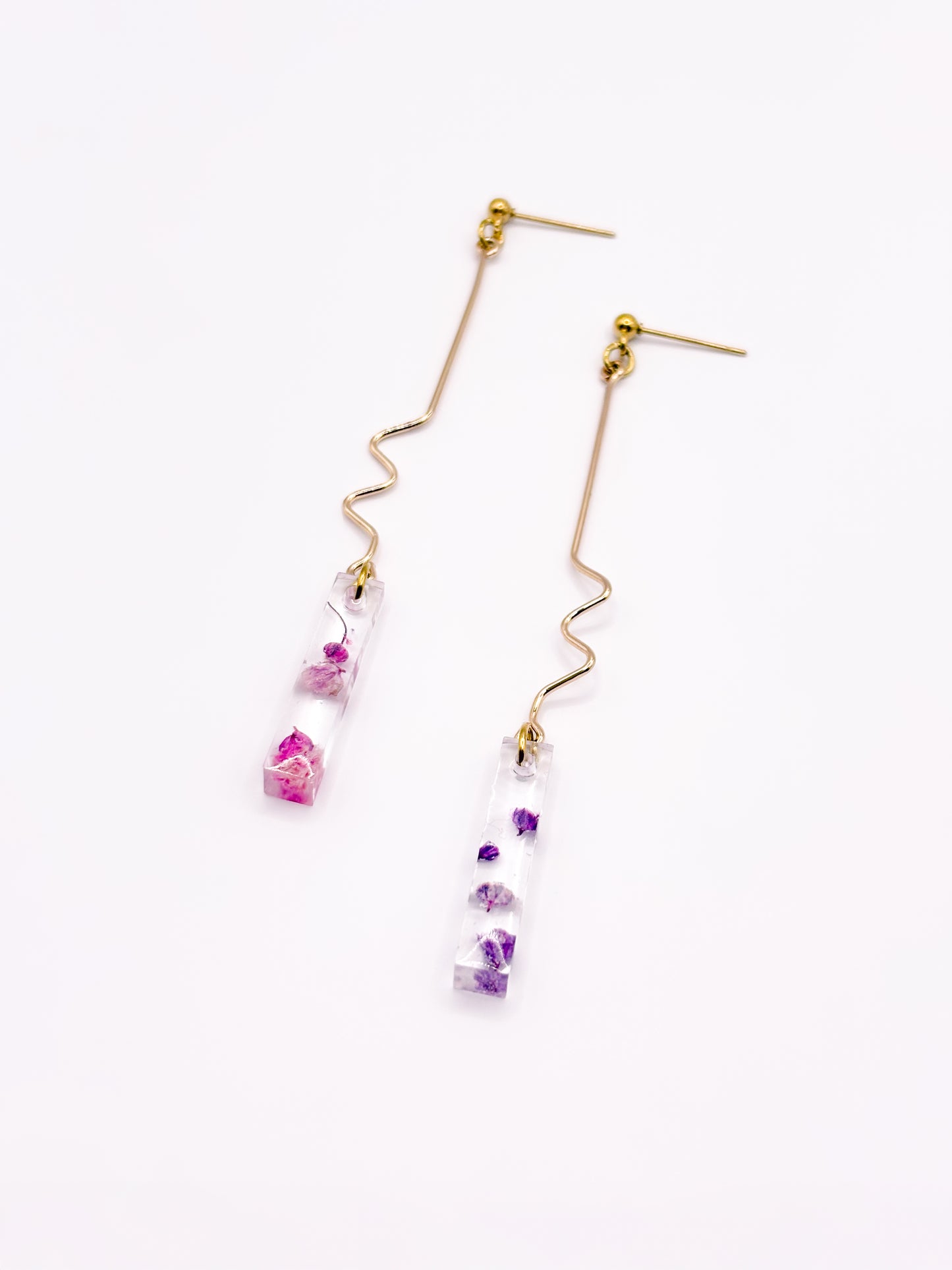 La Vie en Violet Linear Wiggle Drop Earrings